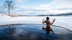 Kaltes Wasser als Stresstest für den Körper: Vorteile und unerwartete Risiken